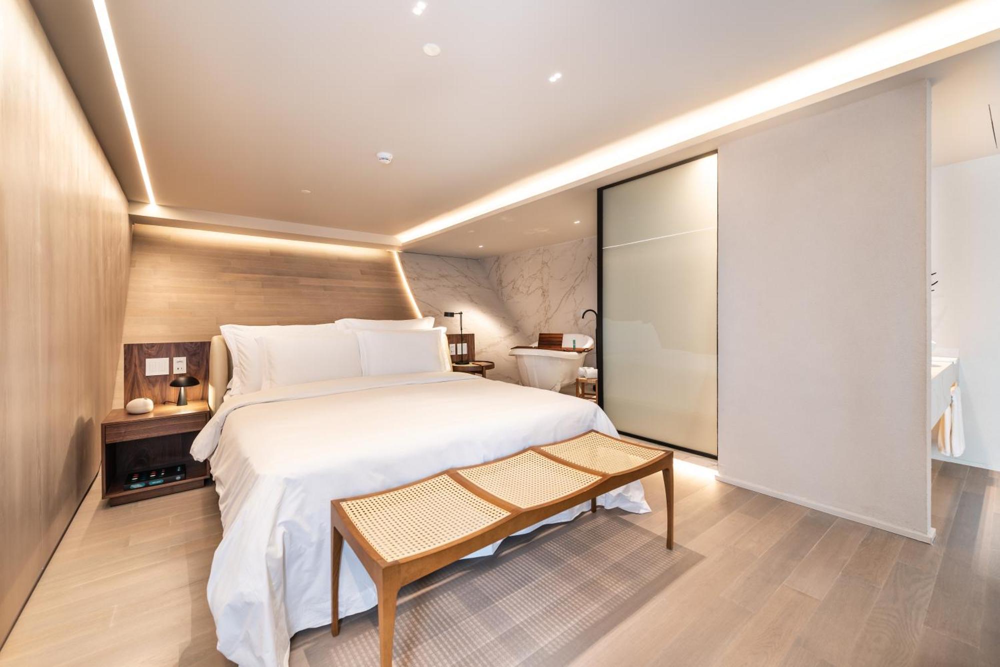 Hotel Unique 5*